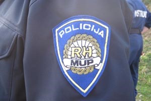 Slika PU_BB//slike vijesti/policajac03.jpg